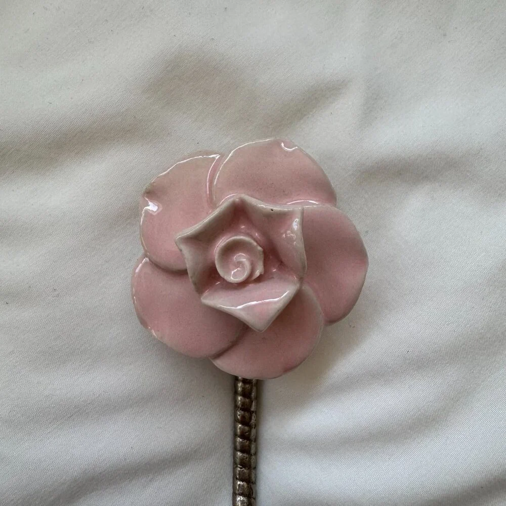 EUC, Anthropologie Floral Ceramic Wall Hook, Light Dusty Pink / Silver, One Size